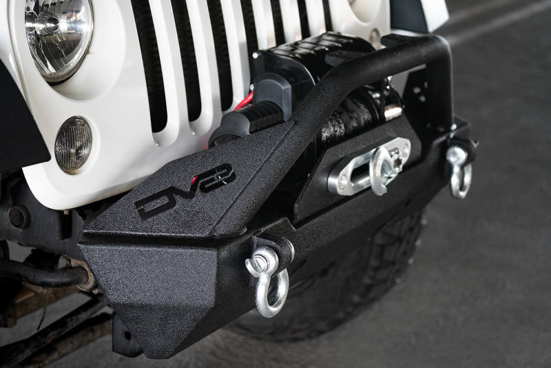 DV8 Offroad 07-18 Jeep Wrangler JK/JL FS-15 Steel Stubby Front Bumper w/ Fog Lights