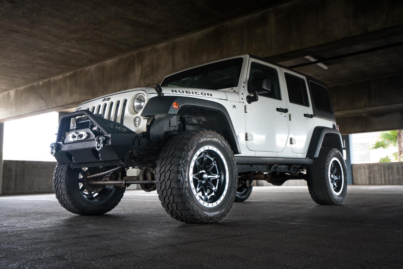 DV8 Offroad 07-18 Jeep Wrangler JK/JL FS-15 Steel Stubby Front Bumper w/ Fog Lights