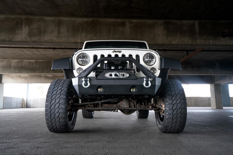 DV8 Offroad 07-18 Jeep Wrangler JK/JL FS-15 Steel Stubby Front Bumper w/ Fog Lights