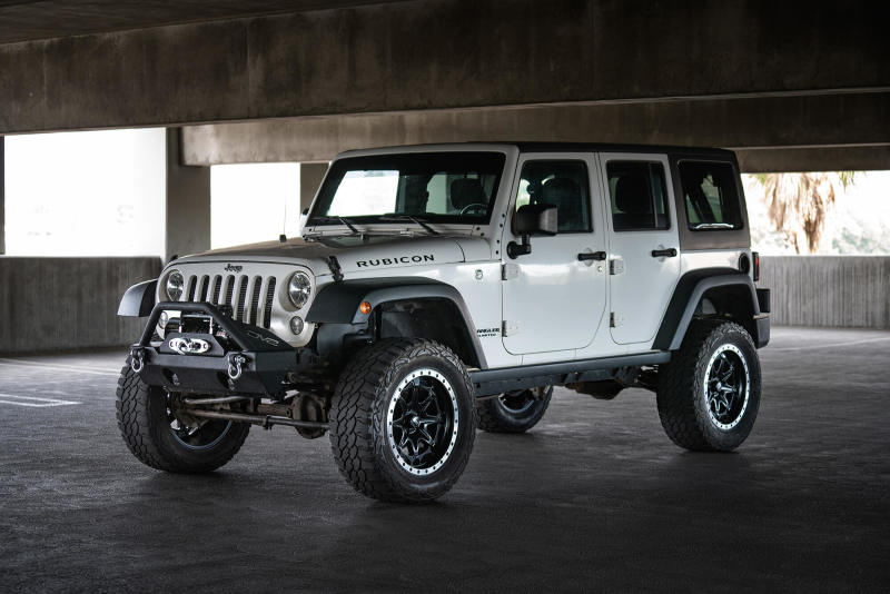 DV8 Offroad 07-18 Jeep Wrangler JK/JL FS-15 Steel Stubby Front Bumper w/ Fog Lights